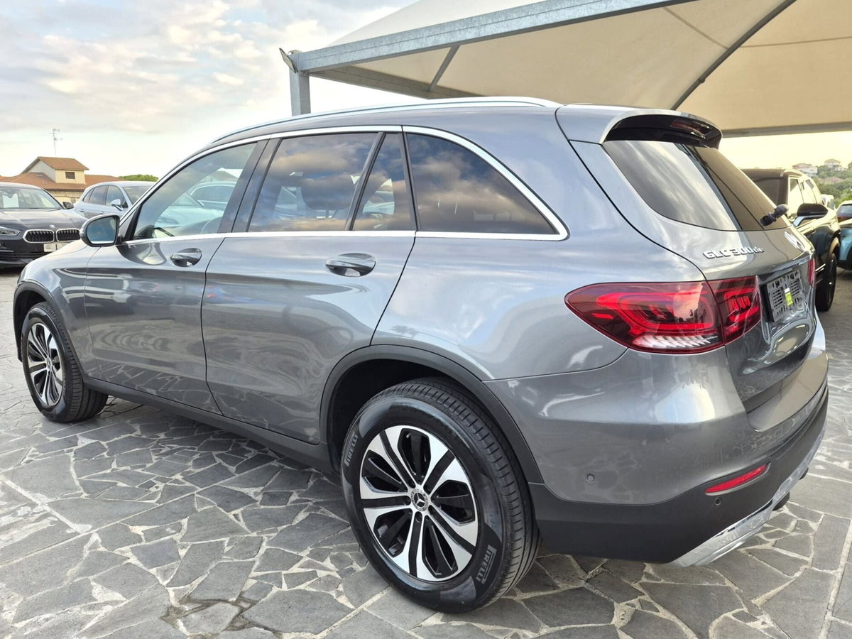 Mercedes-Benz GLC SUV 300 de 4Matic Plug-in hybrid Sport (8)