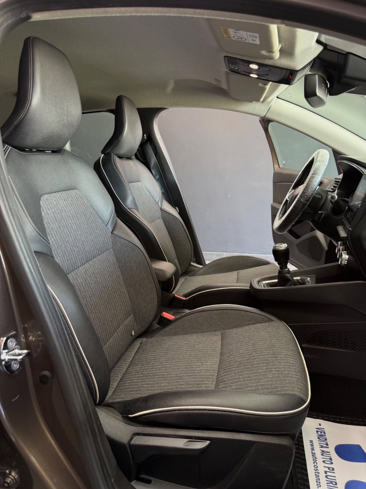 Renault Clio SCe 75 CV 5 porte Intens (17)
