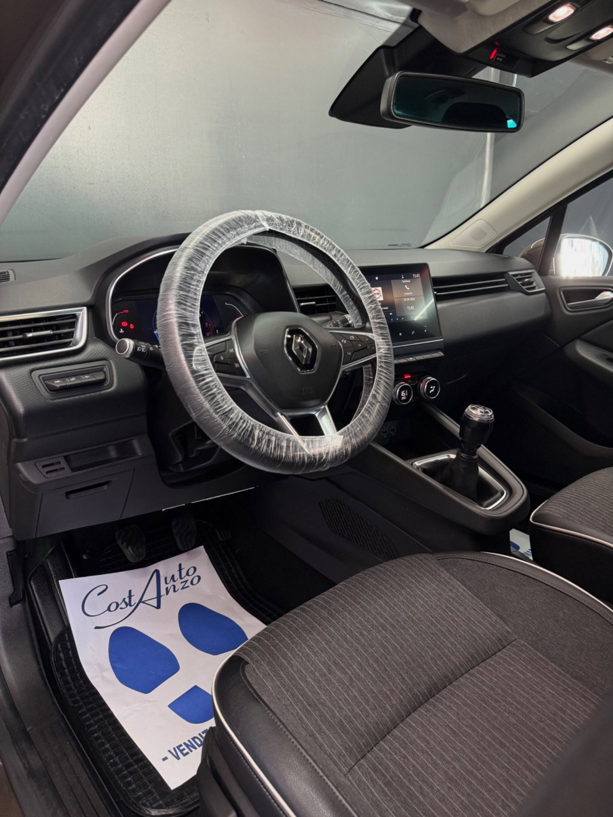 Renault Clio SCe 75 CV 5 porte Intens (8)
