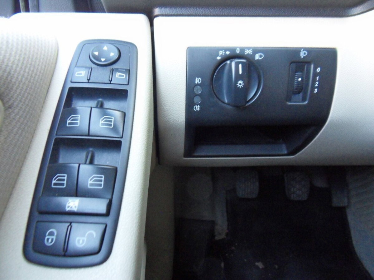 Mercedes-Benz Classe A 150 Classic (10)