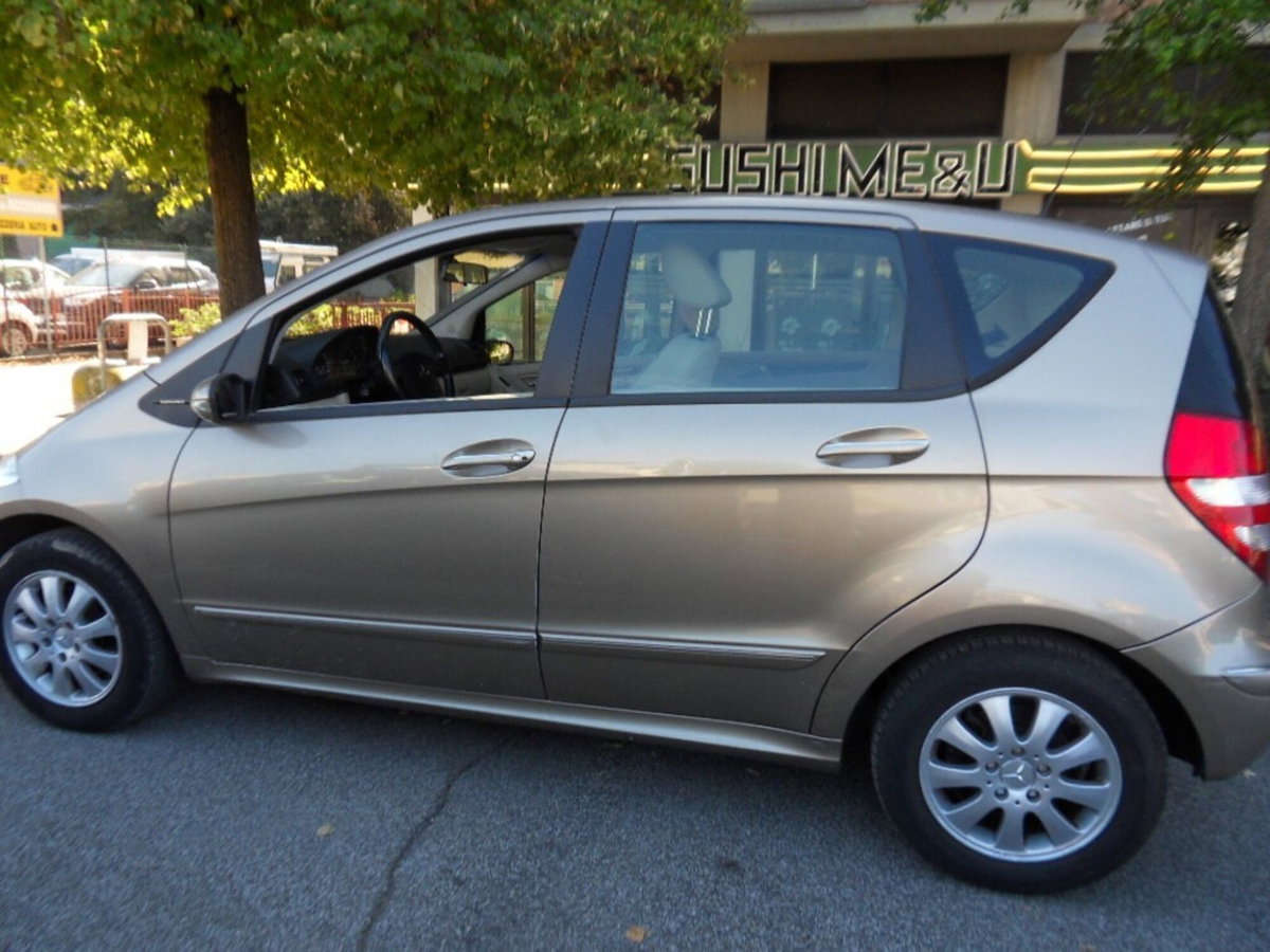 Mercedes-Benz Classe A 150 Classic (4)
