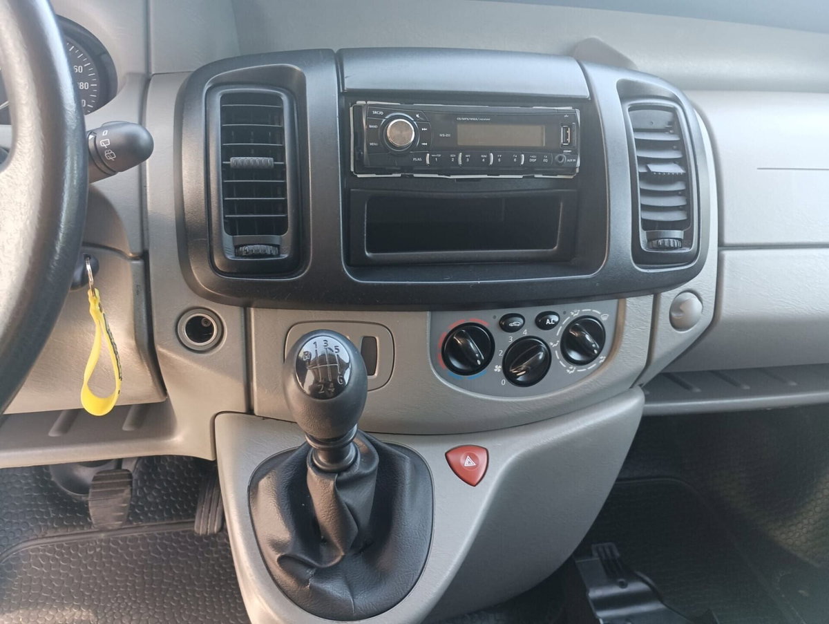 Opel Vivaro Furgone 27 2.0 CDTI 120CV PC-TN Combi 9 posti (10)