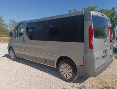 Opel Vivaro Furgone 27 2.0 CDTI 120CV PC-TN Combi 9 posti (4)
