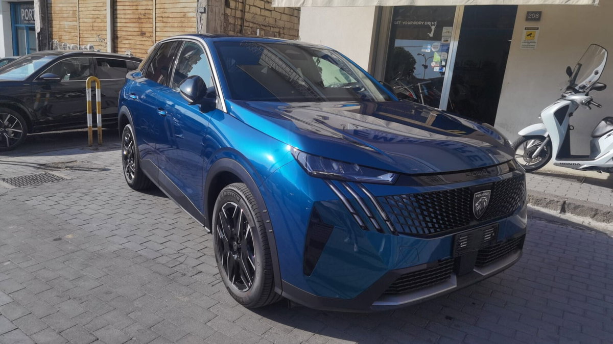 Peugeot 3008 1.2 hybrid 48V Allure Pack 136cv e-dcs6 (3)