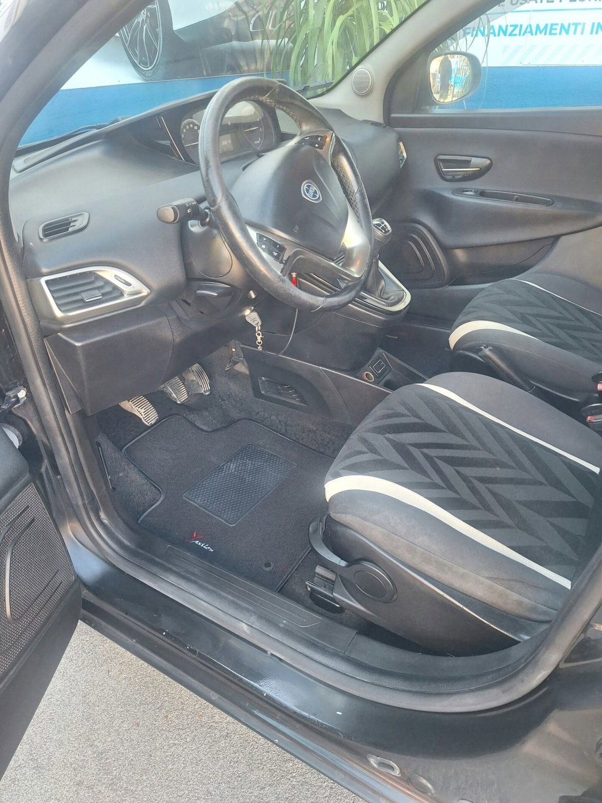 Lancia Ypsilon 1.3 MJT 16V 95 CV 5 porte S&S Gold (7)