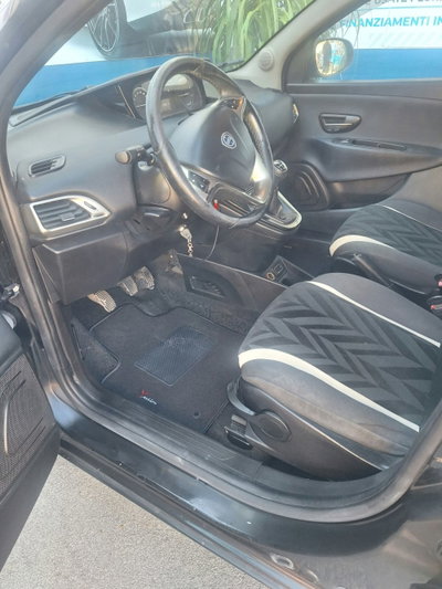 Lancia Ypsilon 1.3 MJT 16V 95 CV 5 porte S&S Gold (7)