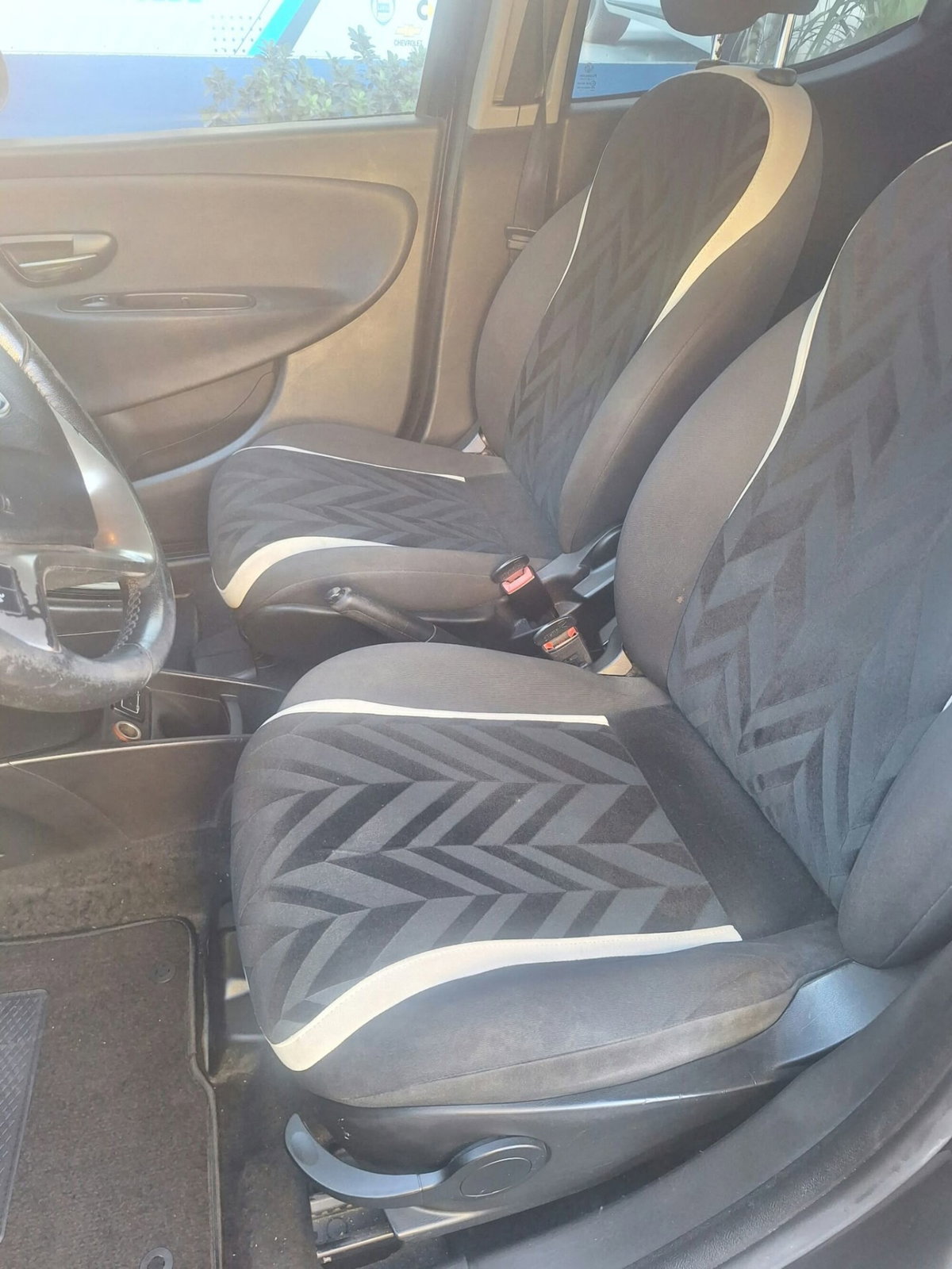 Lancia Ypsilon 1.3 MJT 16V 95 CV 5 porte S&S Gold (9)