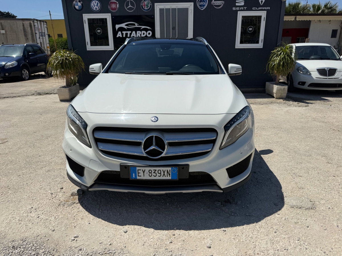Mercedes-Benz GLA SUV 220 CDI Automatic 4Matic Premium (2)