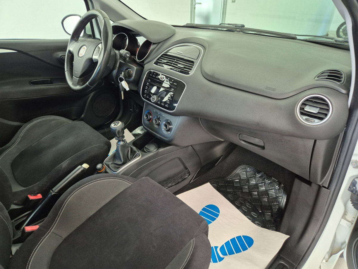 Fiat Punto 1.4 8V 5 porte Natural Power Lounge (11)
