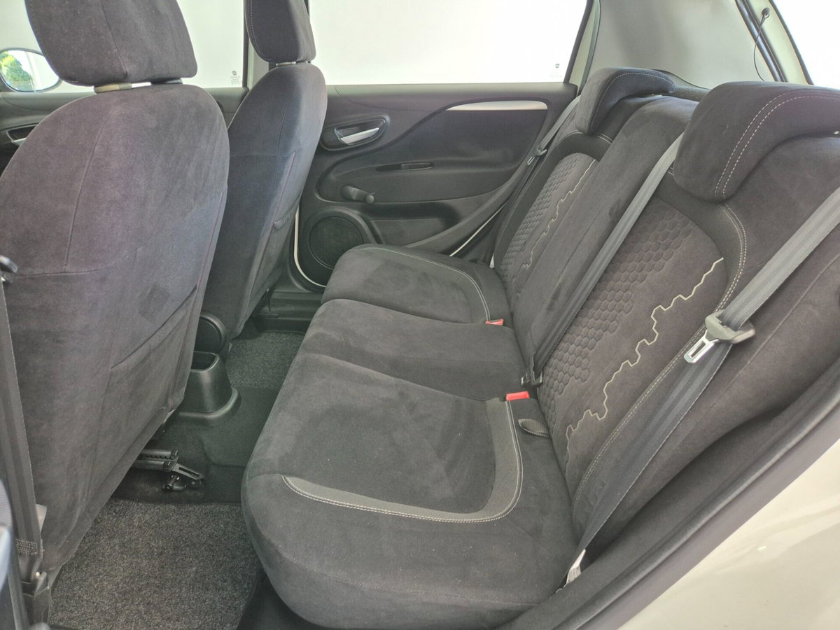 Fiat Punto 1.4 8V 5 porte Natural Power Lounge (14)