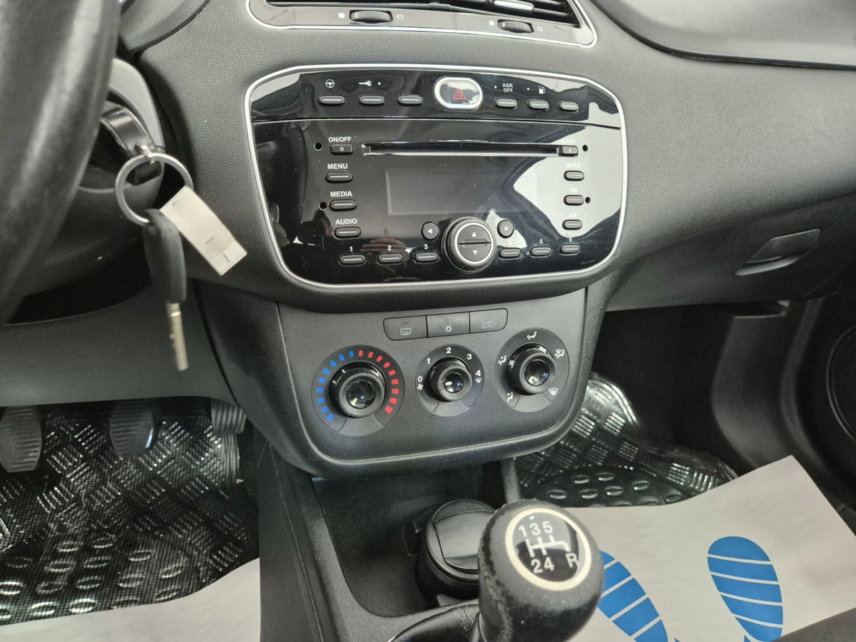 Fiat Punto 1.4 8V 5 porte Natural Power Lounge (17)