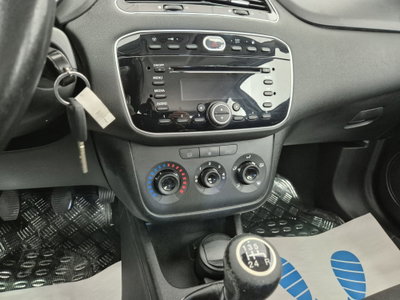 Fiat Punto 1.4 8V 5 porte Natural Power Lounge (17)