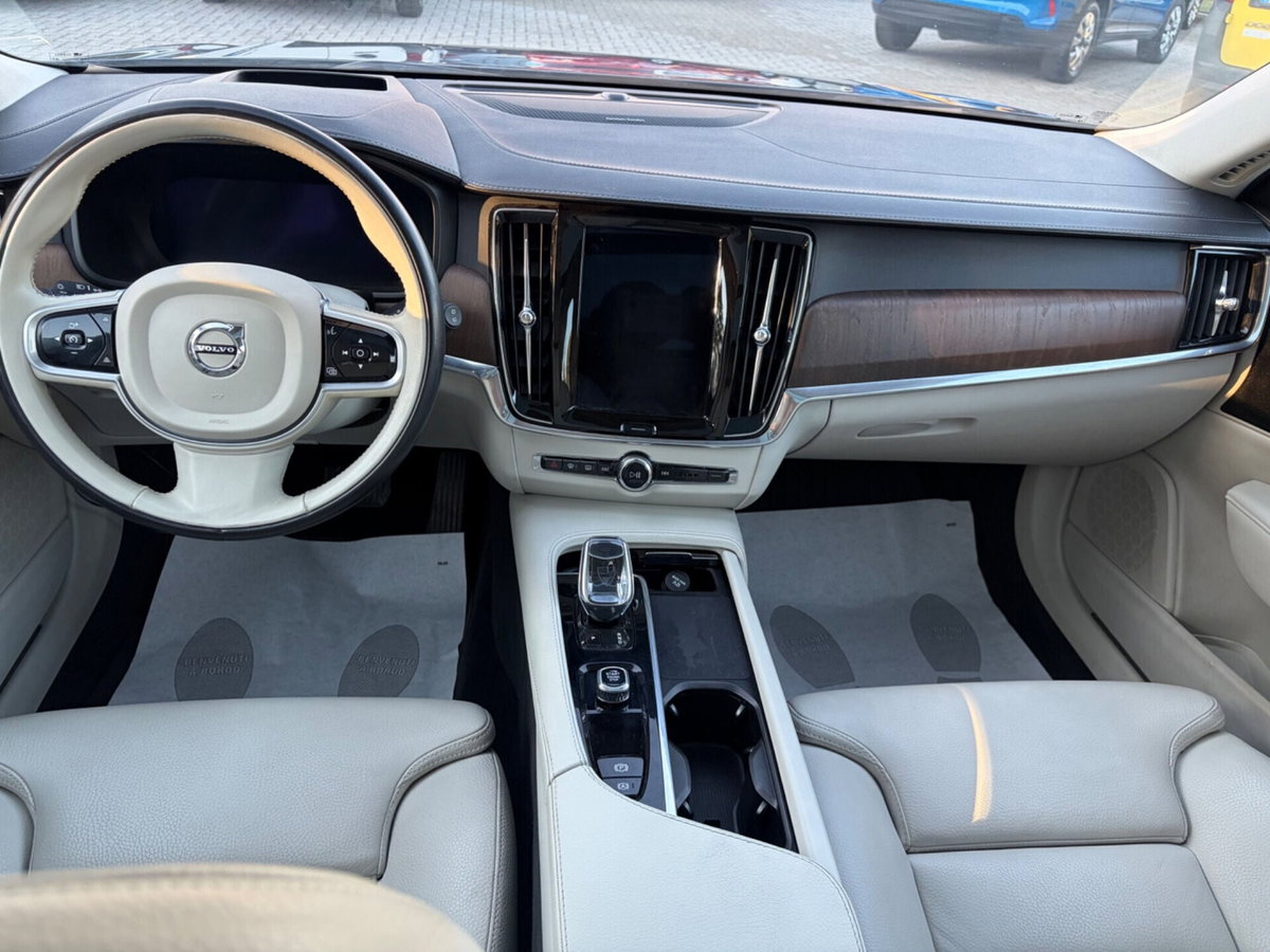 Volvo V90 B5 (d) AWD automatico Ultimate Dark (12)