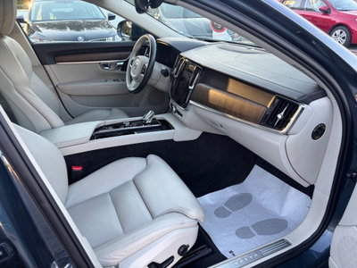 Volvo V90 B5 (d) AWD automatico Ultimate Dark (17)