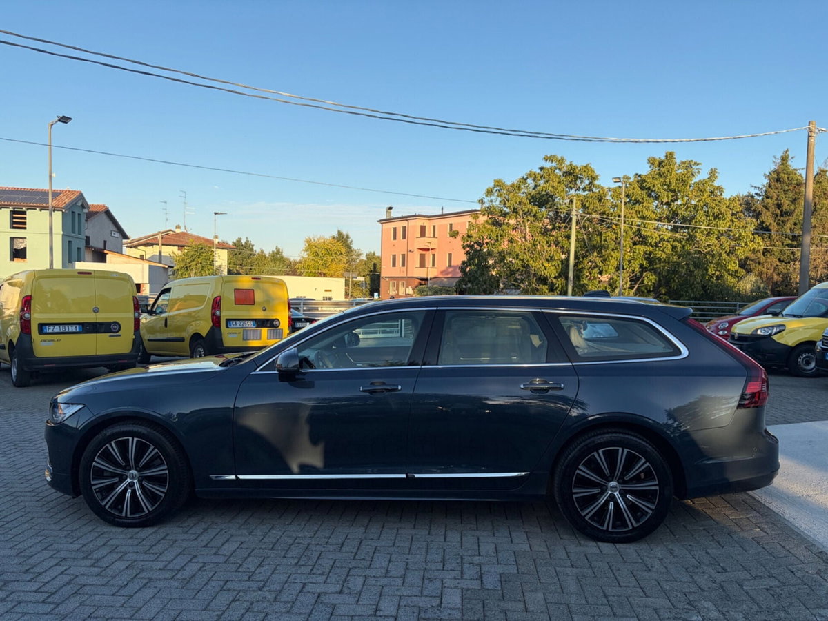 Volvo V90 B5 (d) AWD automatico Ultimate Dark (8)