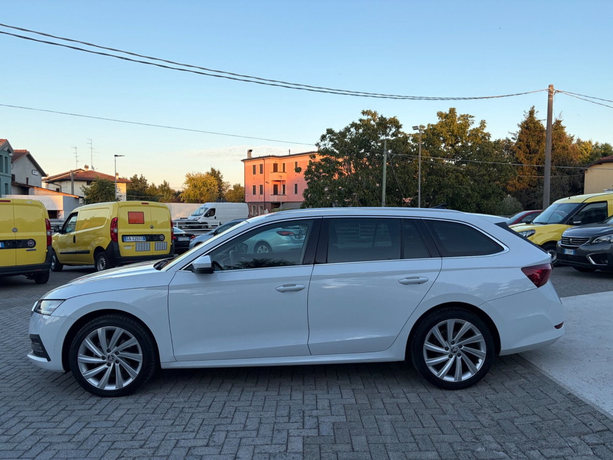 Skoda Octavia Station Wagon 2.0 TDI EVO SCR 150 CV DSG 4x4 Wagon Executive (3)