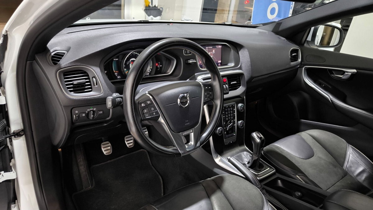 Volvo V40 D2 R-design Kinetic (15)