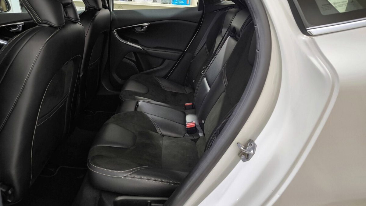 Volvo V40 D2 R-design Kinetic (16)