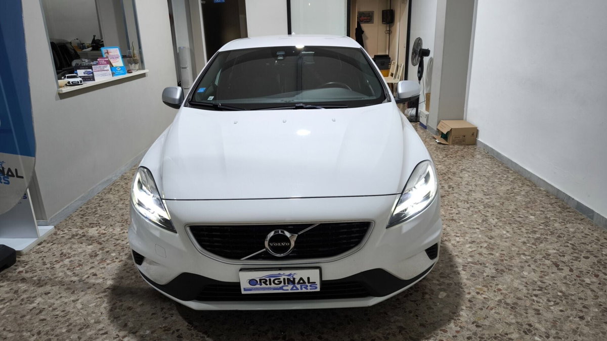 Volvo V40 D2 R-design Kinetic (2)
