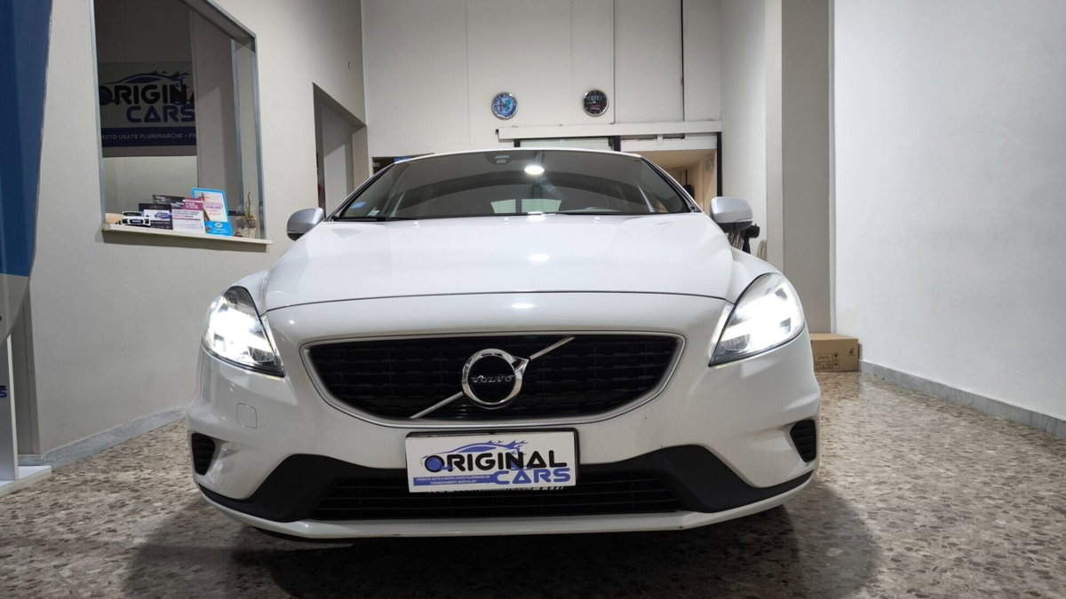 Volvo V40 D2 R-design Kinetic (3)