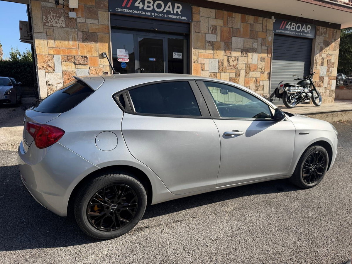 Alfa Romeo Giulietta 1.6 JTDm Ti 120cv (4)