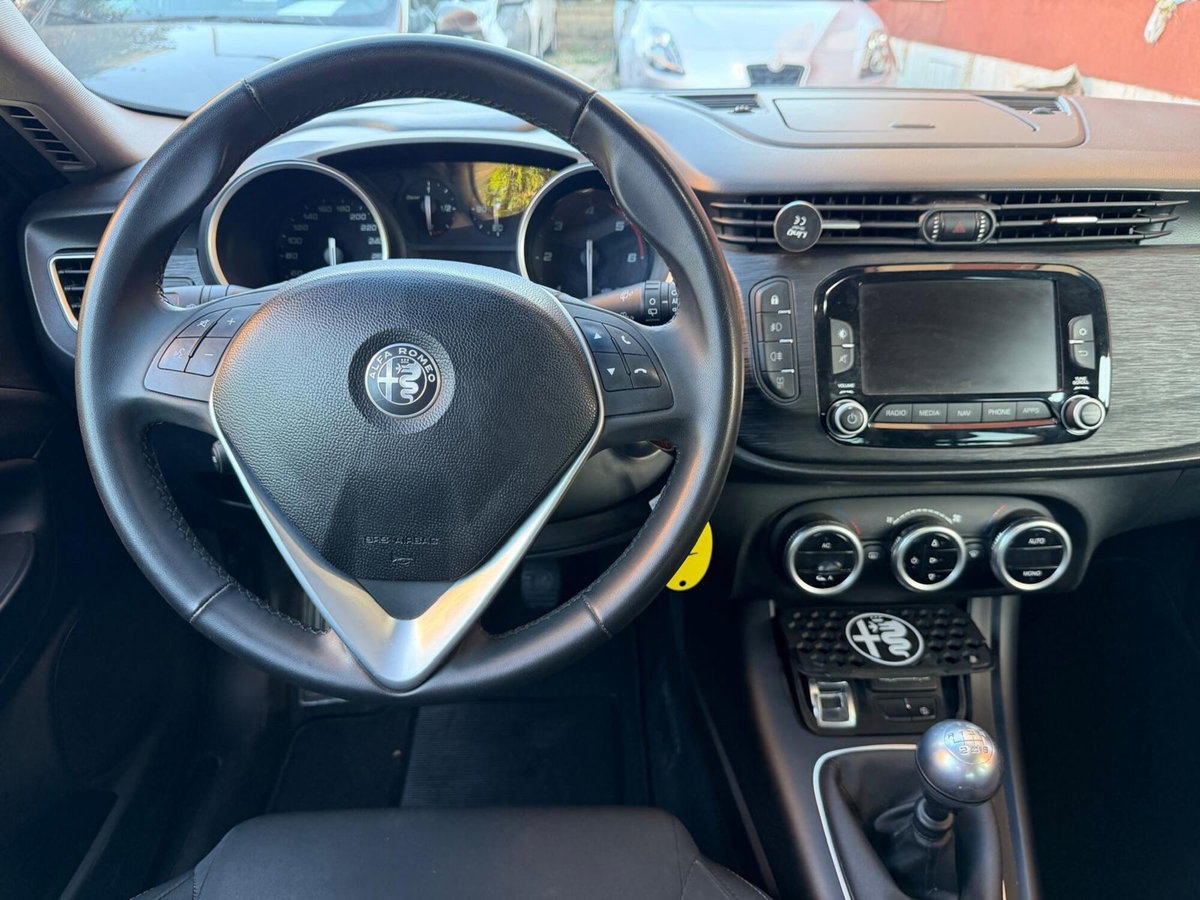 Alfa Romeo Giulietta 1.6 JTDm Ti 120cv (9)