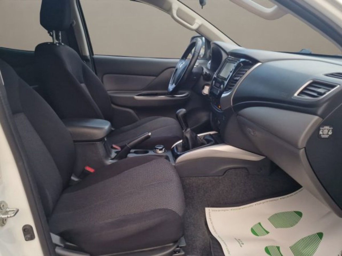 Fiat Fullback 2.4 180CV Doppia Cabina LX S&S Cross (18)