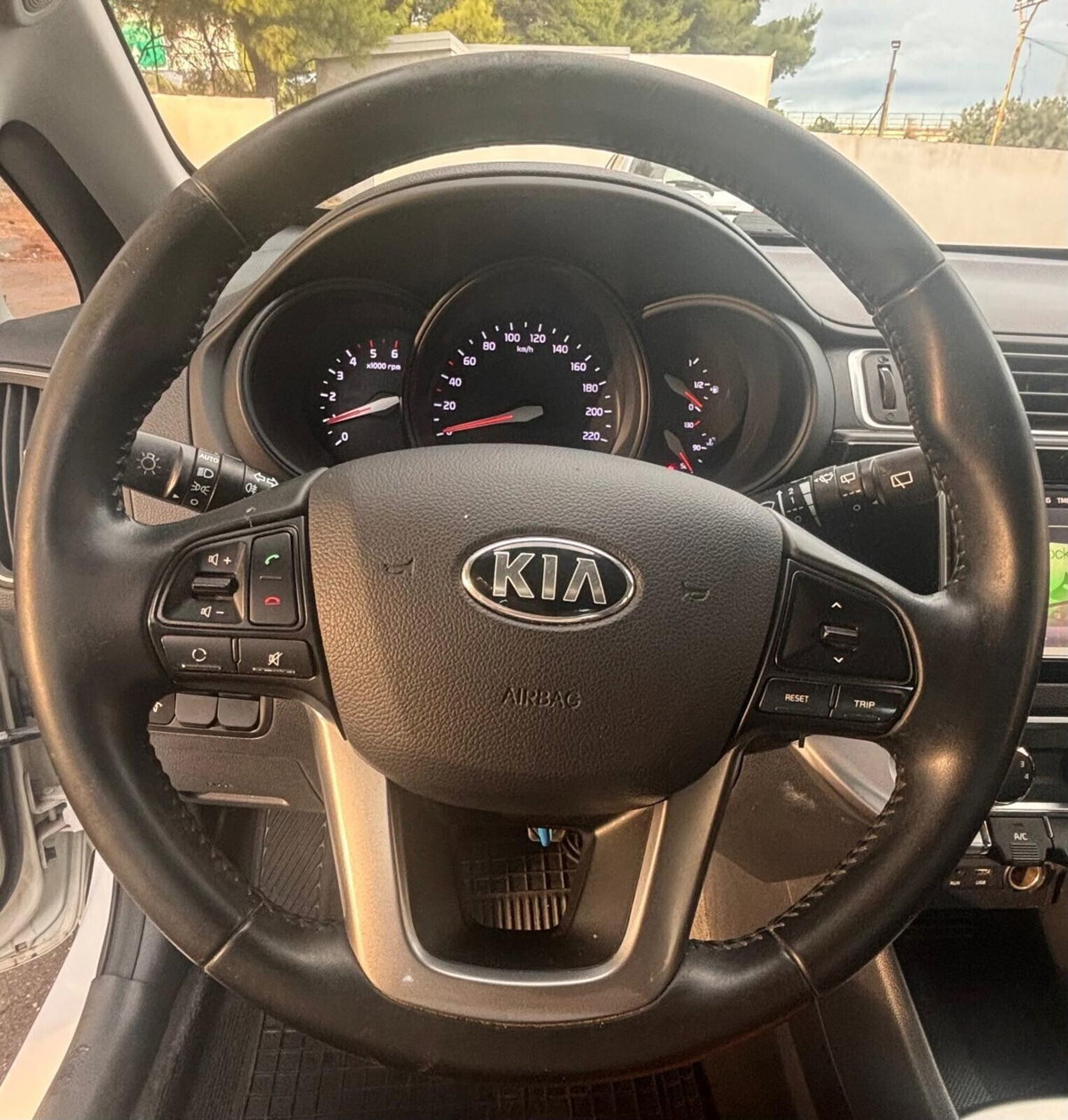 Kia Rio 1.1 CRDi 5p. Cool (13)