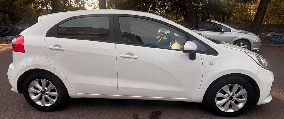 Kia Rio 1.1 CRDi 5p. Cool (2)