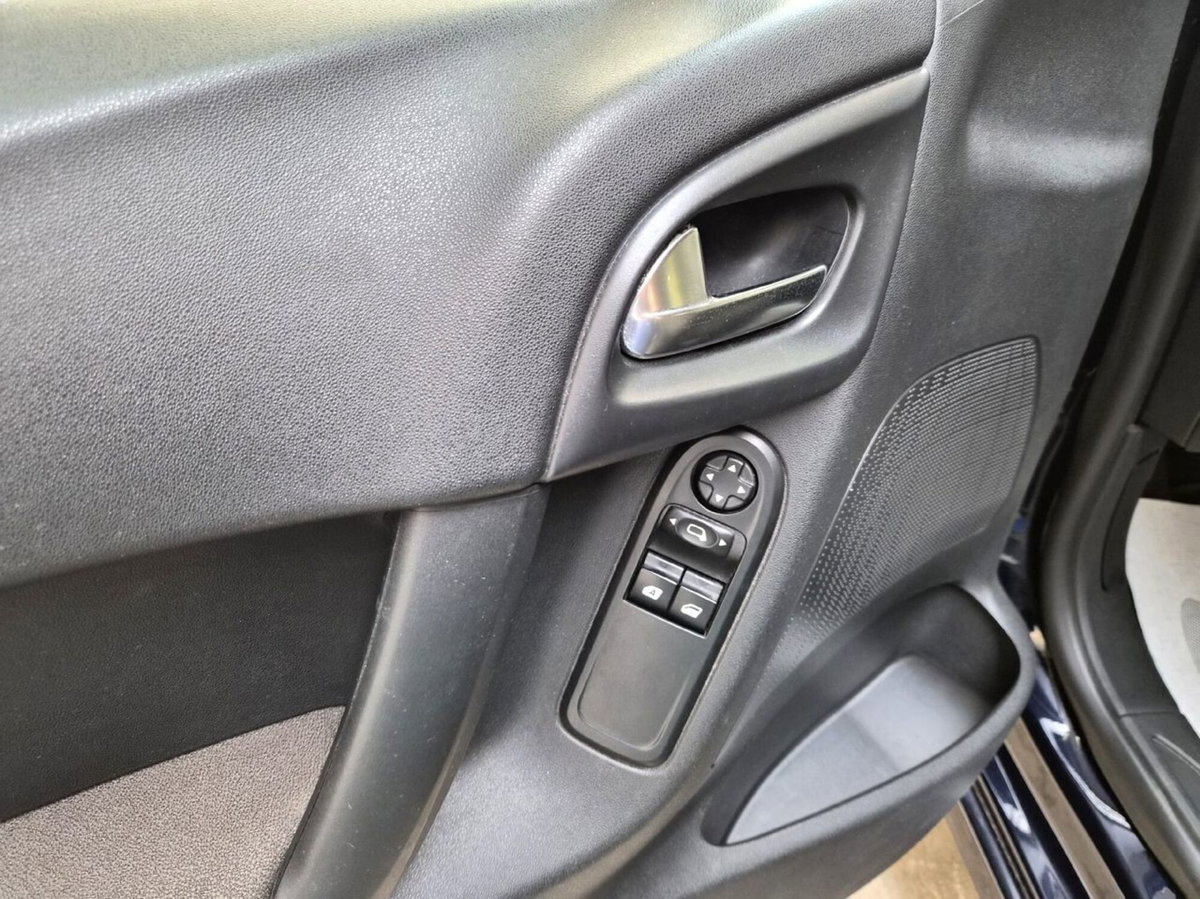 Citroen C3 1.0 VTi 68 Exclusive (15)
