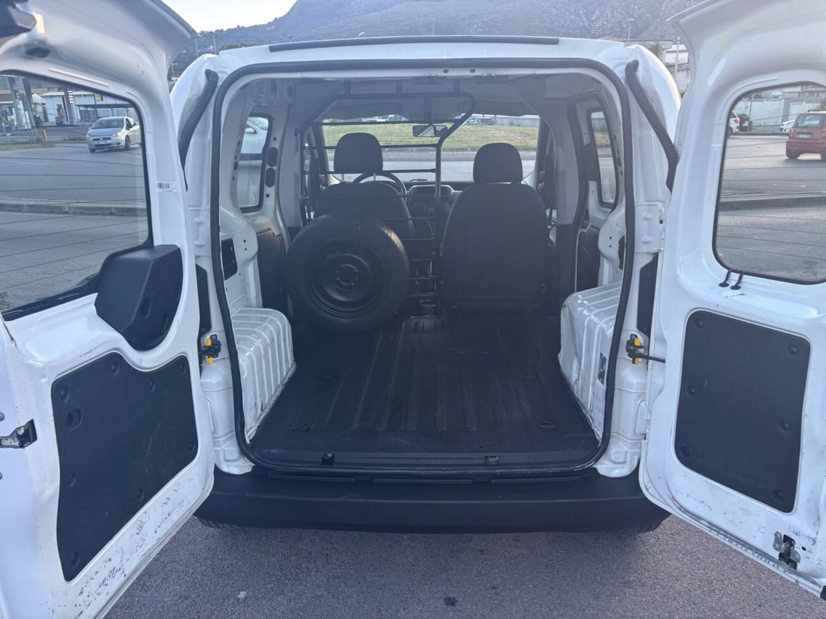 Fiat Fiorino 1.3 MJT 75CV Combi Semi Adventure (9)