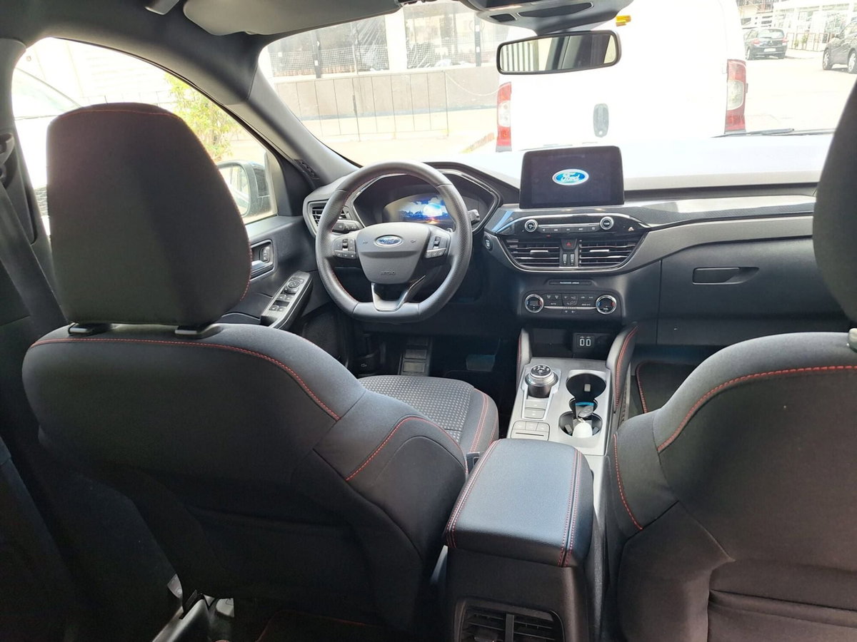 Ford Kuga 1.5 EcoBlue 120 CV 2WD ST-Line (10)