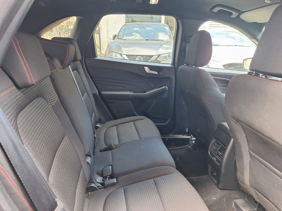 Ford Kuga 1.5 EcoBlue 120 CV 2WD ST-Line (12)