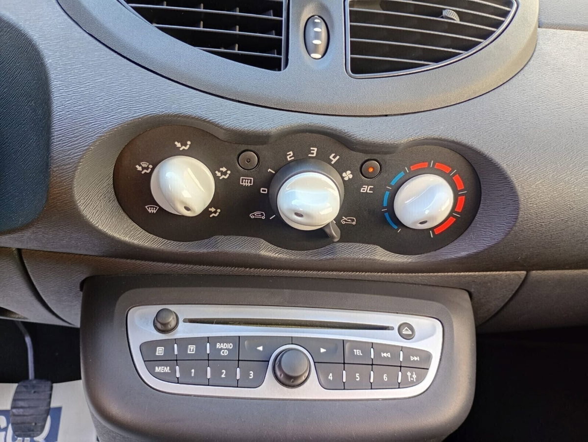 Renault Twingo 1.2 16V LEV Live (8)