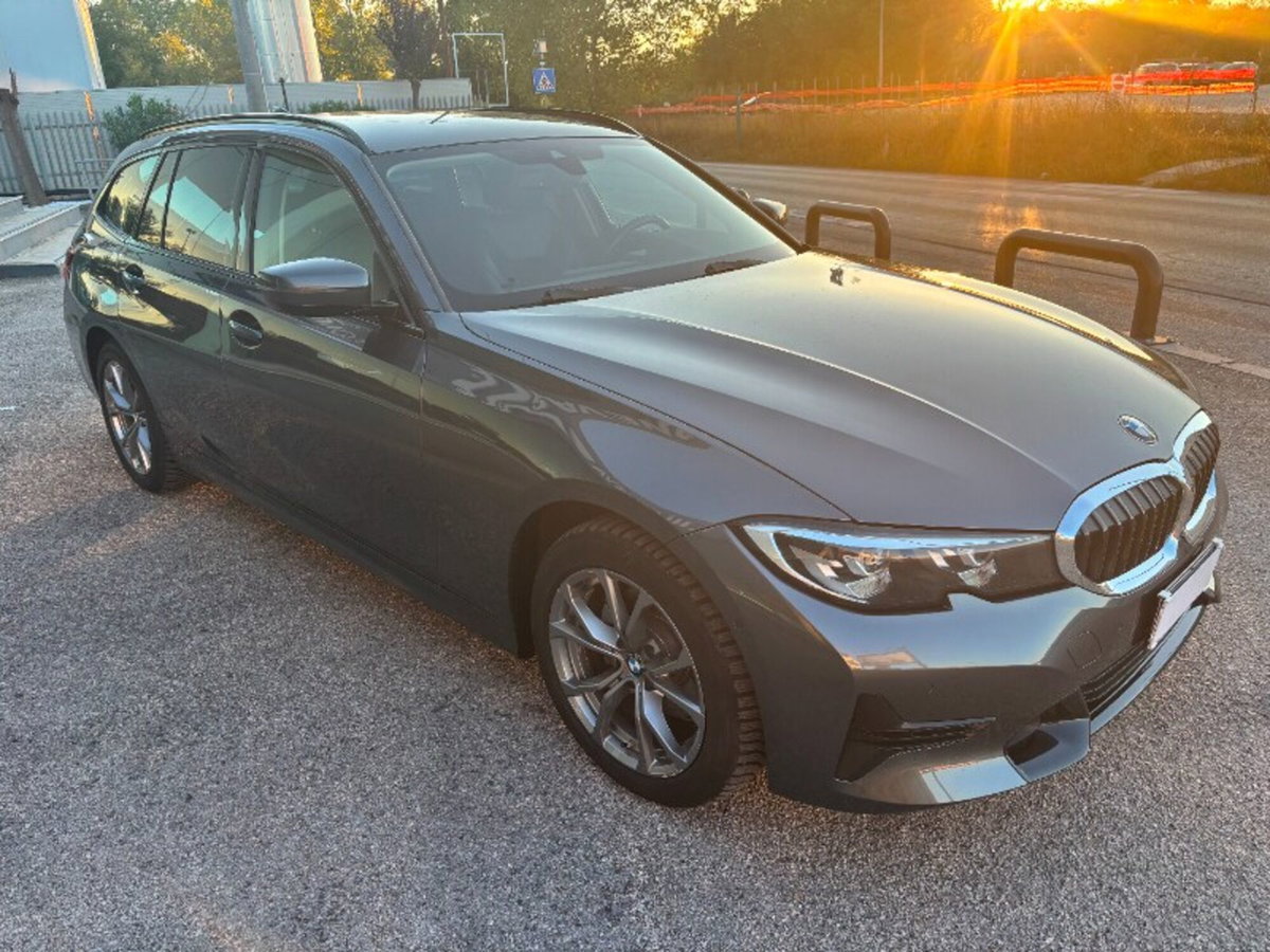 BMW Serie 3 Touring 320d 48V xDrive  Sport (4)