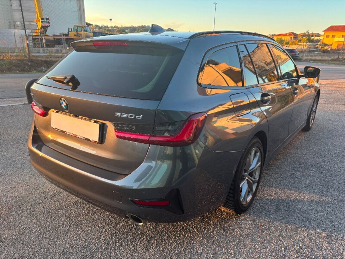 BMW Serie 3 Touring 320d 48V xDrive  Sport (5)