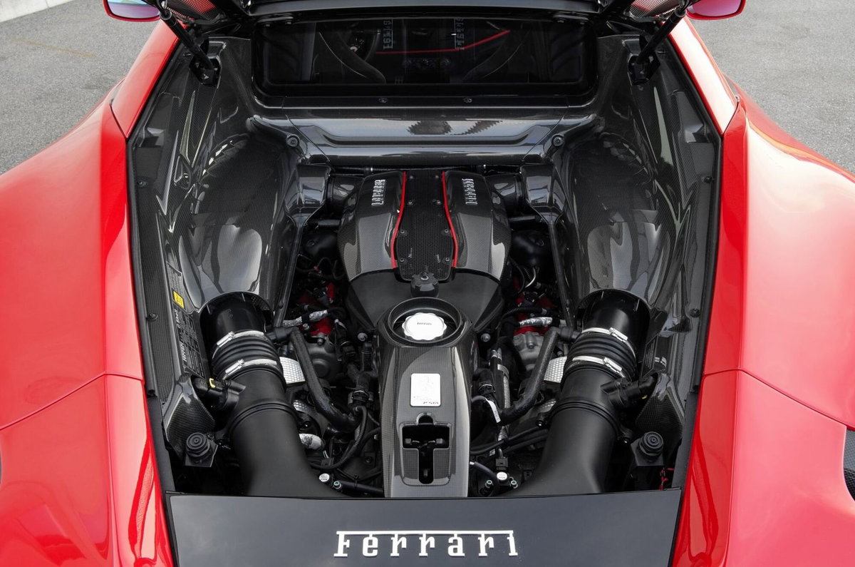 Ferrari 488 Coupé 488 Pista (12)