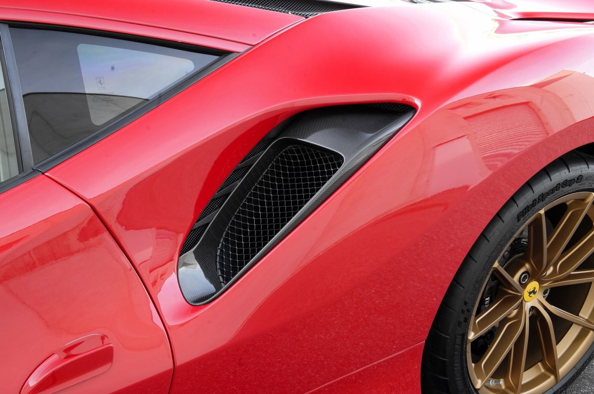 Ferrari 488 Coupé 488 Pista (13)