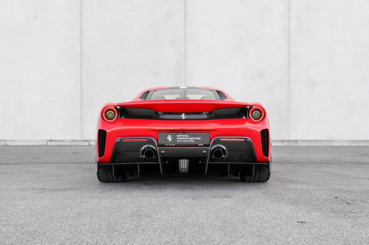 Ferrari 488 Coupé 488 Pista (5)