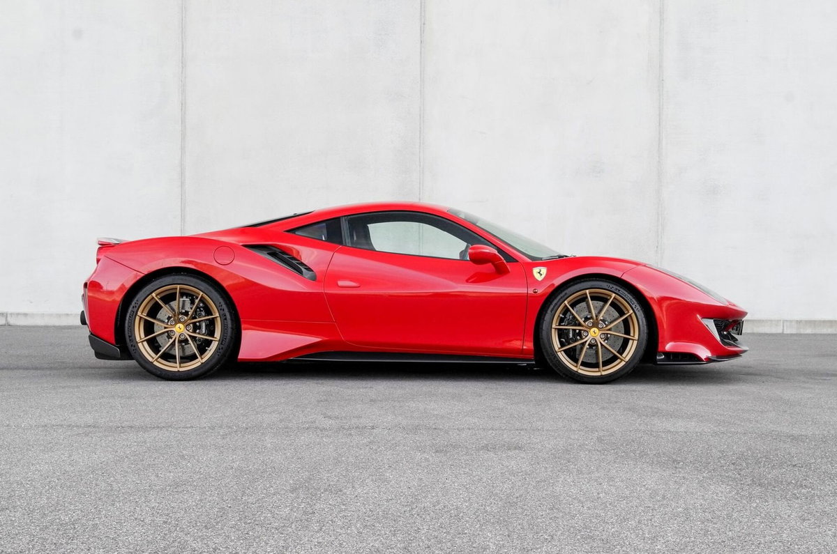 Ferrari 488 Coupé 488 Pista (6)