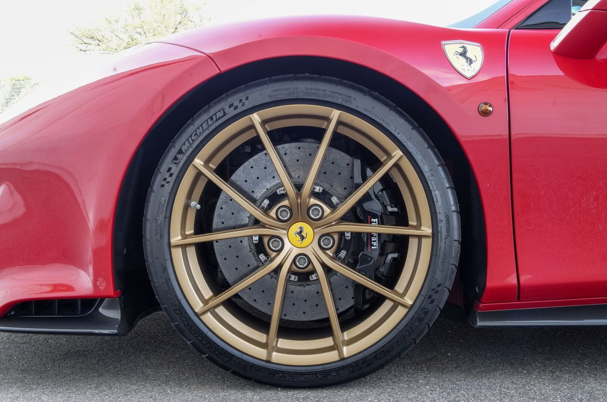 Ferrari 488 Coupé 488 Pista (7)