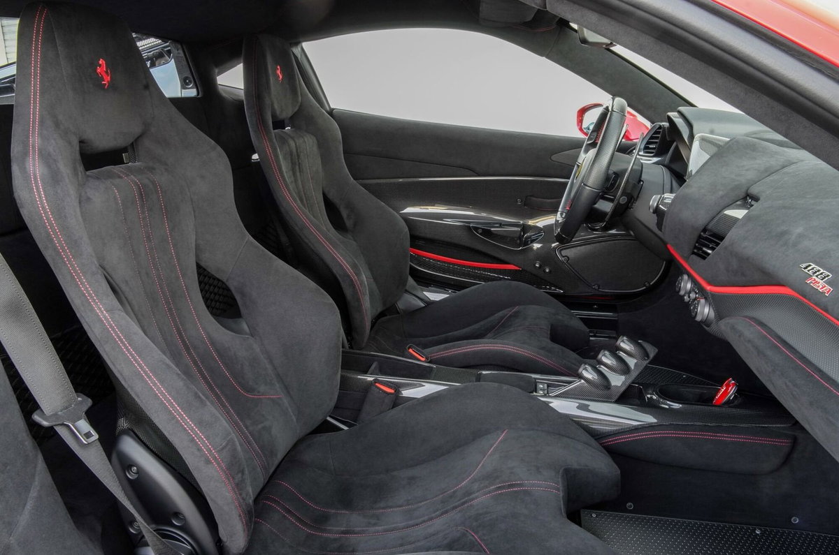 Ferrari 488 Coupé 488 Pista (9)