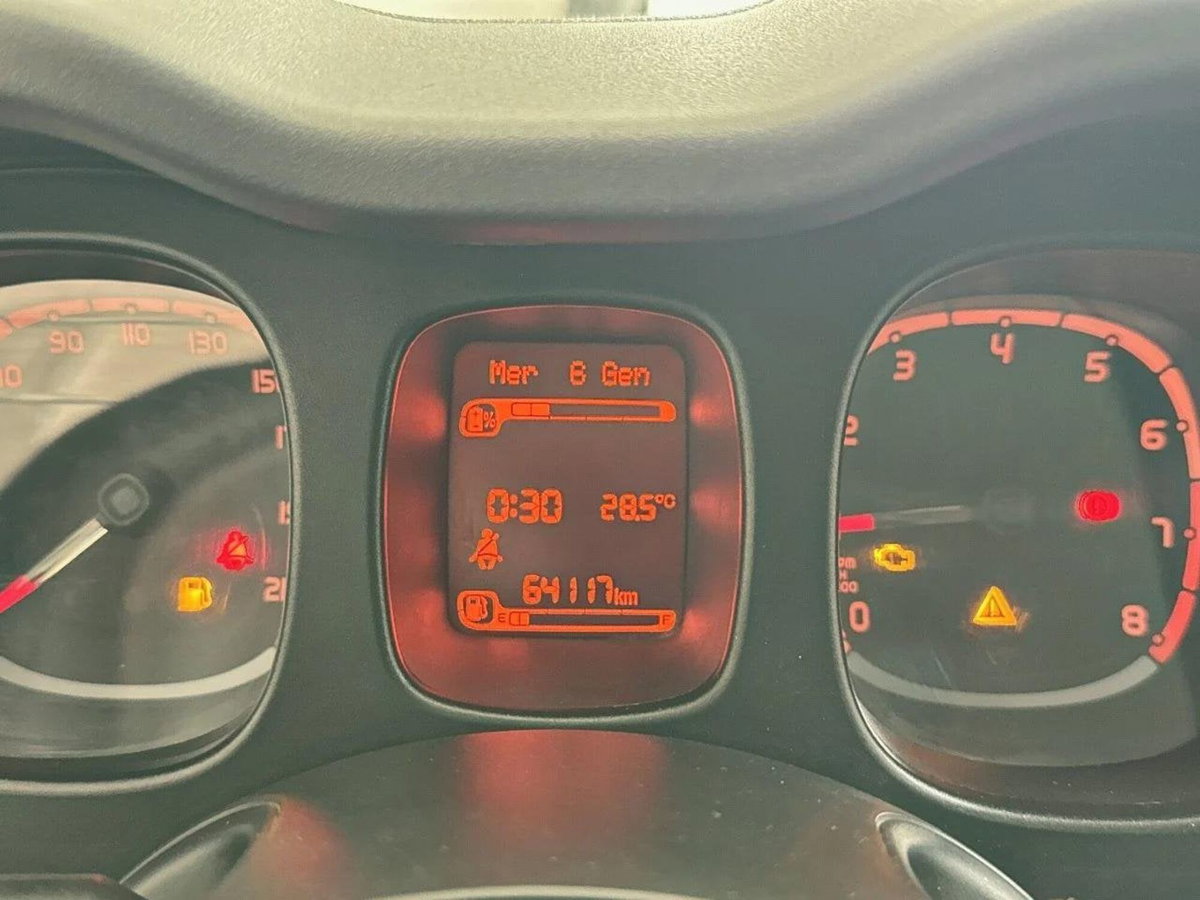 Fiat Panda 1.0 FireFly S&S Hybrid City Cross (10)