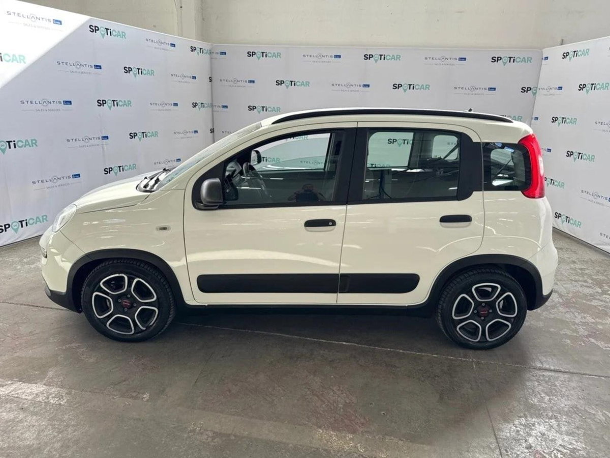 Fiat Panda 1.0 FireFly S&S Hybrid City Cross (5)