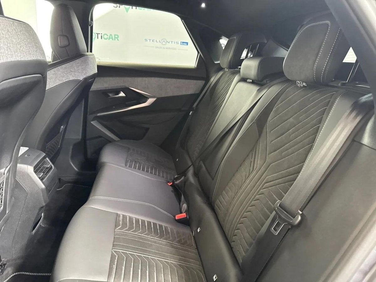 Peugeot 3008 1.2 hybrid GT Exclusive 145cv e-dcs6 (15)