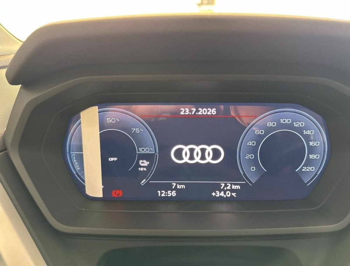 Audi Q4 Q4 45 e-tron quattro Business Advanced (11)