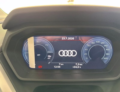 Audi Q4 Q4 45 e-tron quattro Business Advanced (11)