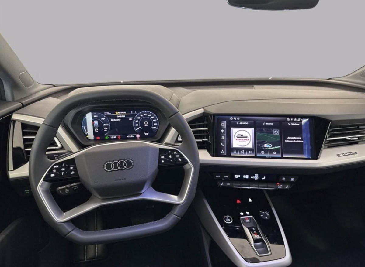 Audi Q4 Q4 45 e-tron quattro Business Advanced (6)
