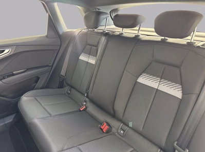 Audi Q4 Q4 45 e-tron quattro Business Advanced (9)