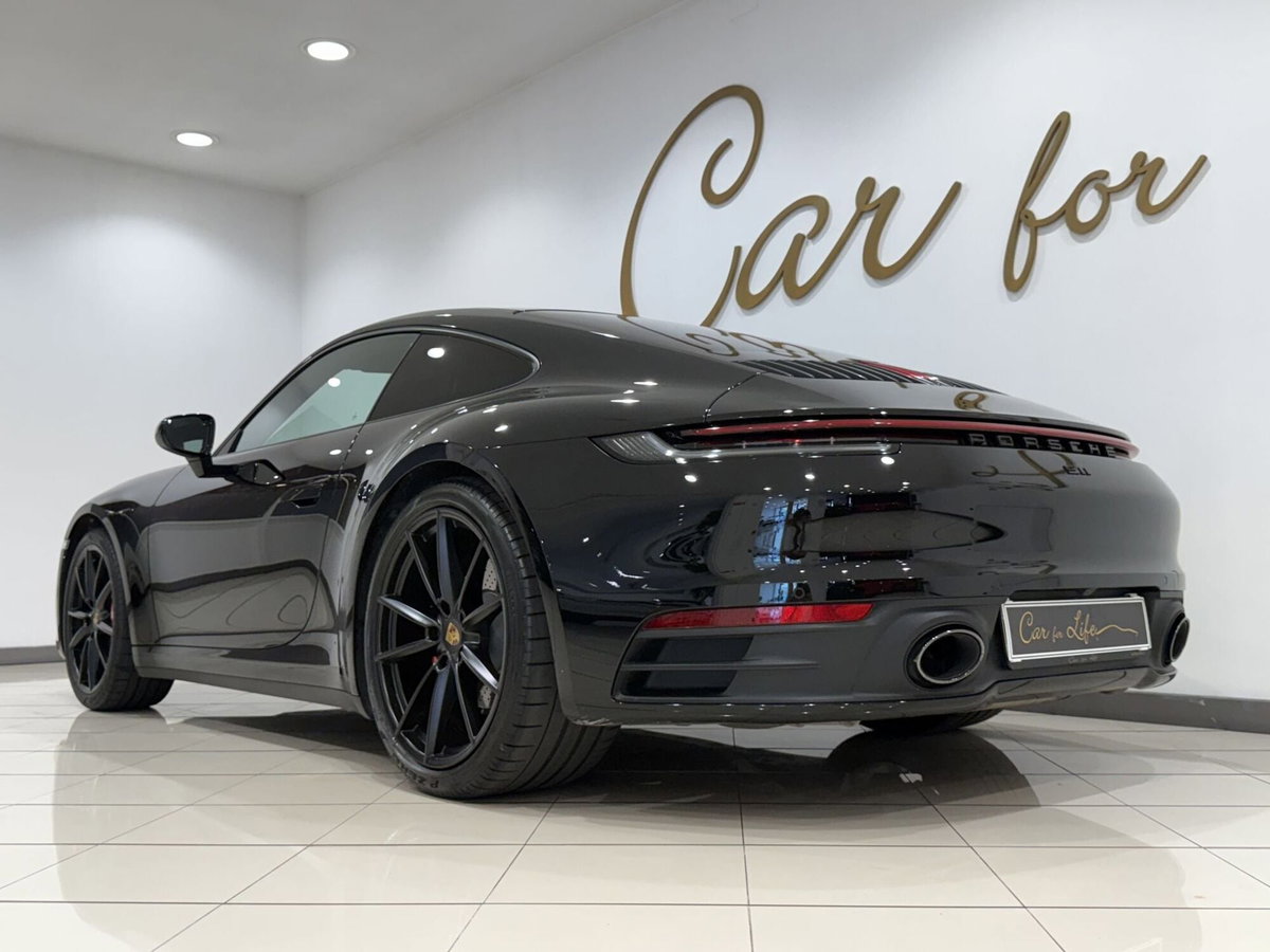 Porsche 911 Coupé Carrera 4S (10)